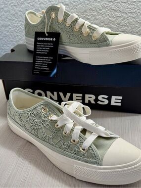 *NIB* Converse Women’s Allstar Low “Daisy Cord” Lace Sneakers in Sage Green